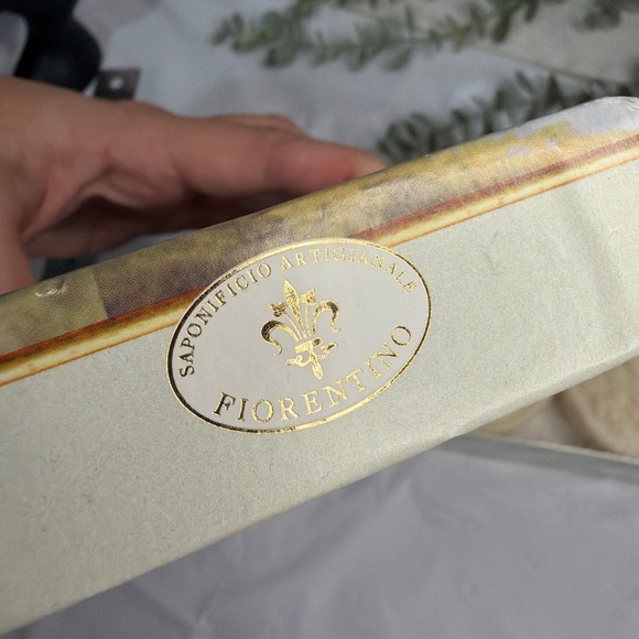 Olive Scented Soap  Saponificio Artigianale Tuscan County 3 Bars 4.4oz - Picture 4 of 7